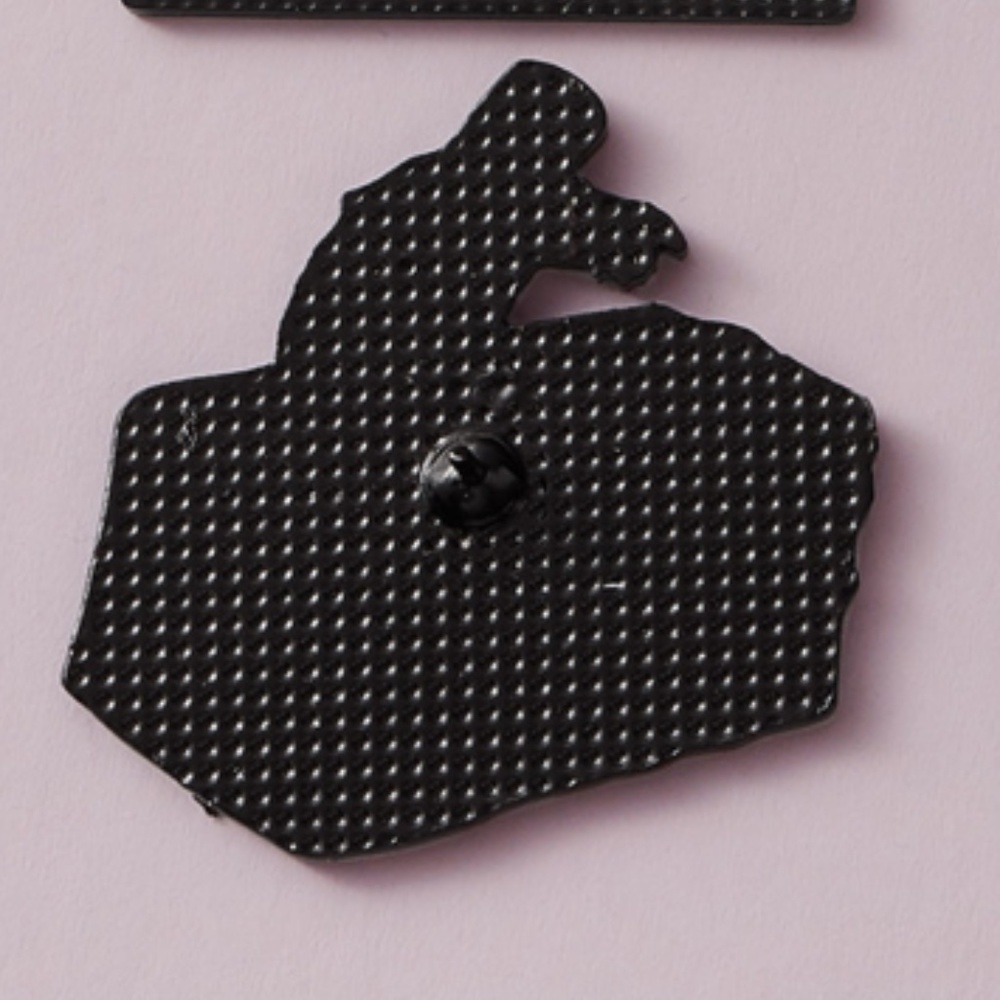 Monty Python Pin - Picture 3 of 4